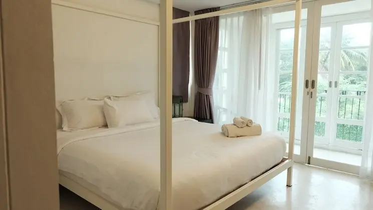 Deluxe Oda, Balkon, Kısmi Deniz Manzaralı