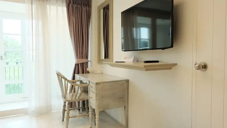 Deluxe Oda, Balkon, Kısmi Deniz Manzaralı