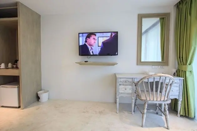 Deluxe Oda, Balkon, Kısmi Deniz Manzaralı