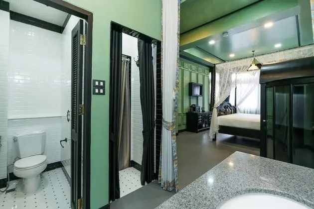 Deluxe Suite, Private Bathroom