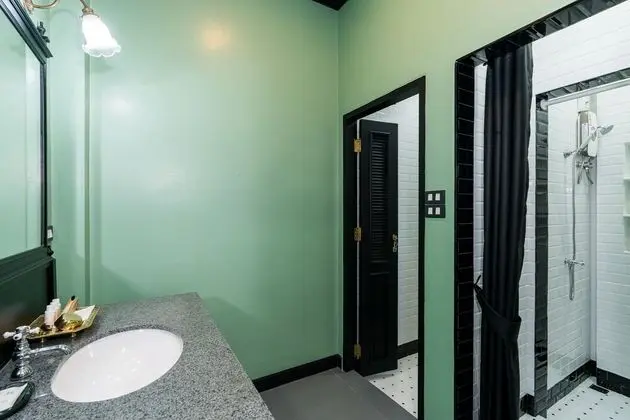 Deluxe Suite, Private Bathroom