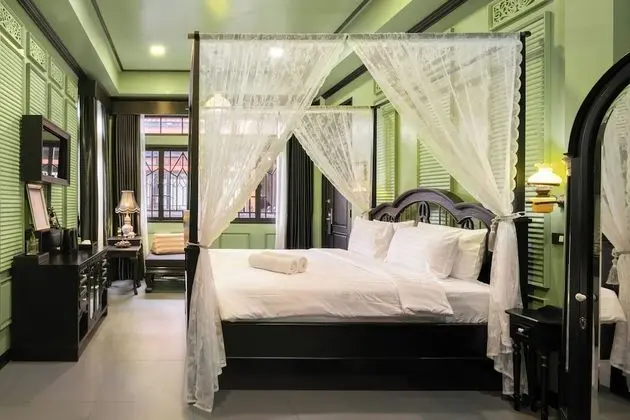 Deluxe Suite, Private Bathroom