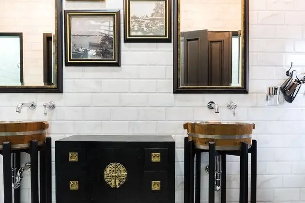Junior Oda, Ortak Banyo