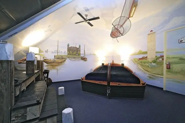 Exclusive Tek Büyük Yataklı Oda (Theme Room)