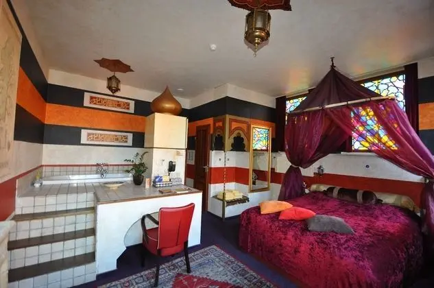 Exclusive Tek Büyük Yataklı Oda (Theme Room)