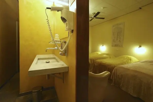 Family Dört Kişilik Oda