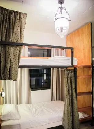 Mixed Dormitory with Shared Bathroom
