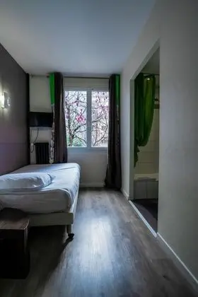 Tek Kişilik Oda, Sigara İçilmez