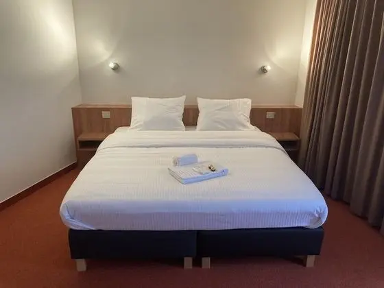 Classic Tek Büyük Yataklı Oda