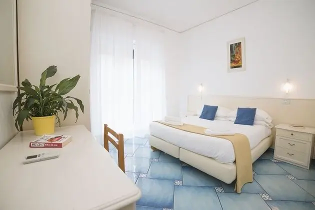 Tek Büyük veya İki Ayrı Yataklı Oda, Balkon