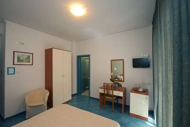 Tek Büyük veya İki Ayrı Yataklı Oda, Balkon