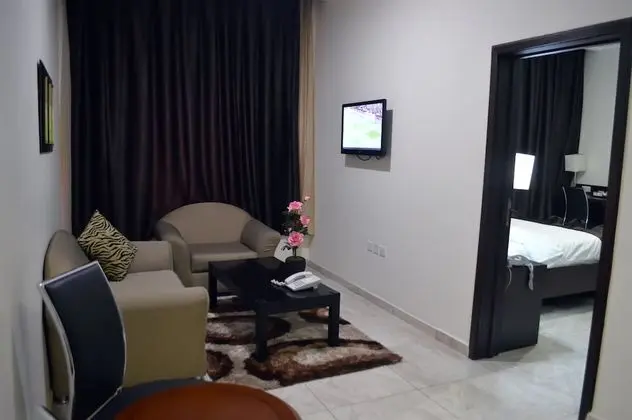 Standard Oda, 1 En Büyük (King) Boy Yatak, Havuz Manzaralı