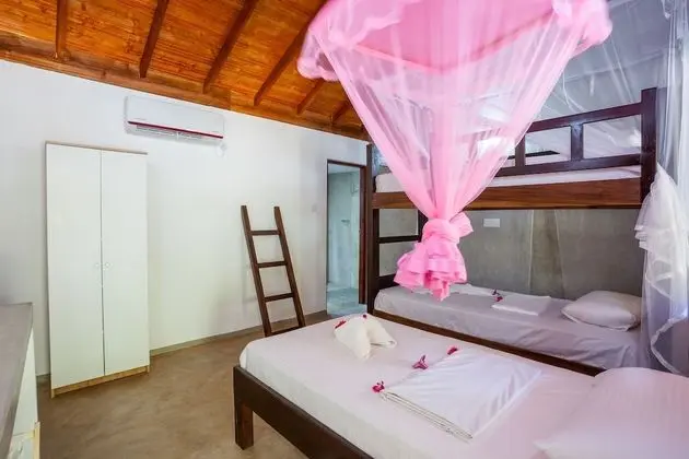 Comfort Tek Büyük veya İki Ayrı Yataklı Oda, 2 Tek Kişilik Yatak, Havuz Manzaralı