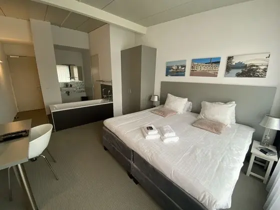 Deluxe Tek Büyük Yataklı Oda, Küvet