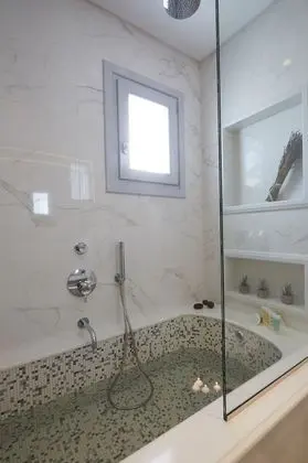 Family Oda, 2 Yatak Odası, Küvet, Havuz Manzaralı (Cosy)