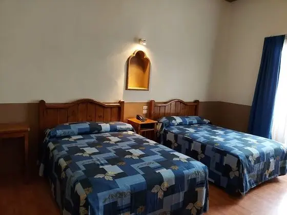 Üç Kişilik Oda