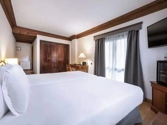 Standard Oda (with Extra Bed)