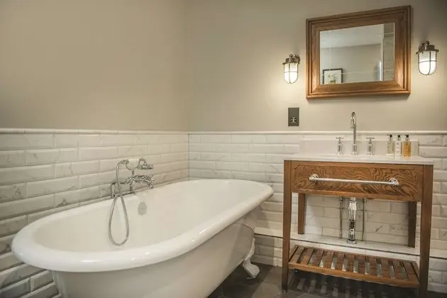 İki Ayrı Yataklı Oda (Adapted)