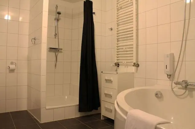 Basic Tek Büyük Yataklı Oda, 1 Büyük (Queen) Boy Yatak