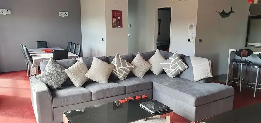 Standard Ev, 4 Yatak Odası, Sigara İçilmez, Sıcak Su Havuzu