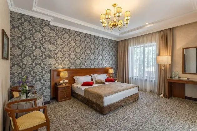 Junior Tek Büyük Yataklı Oda