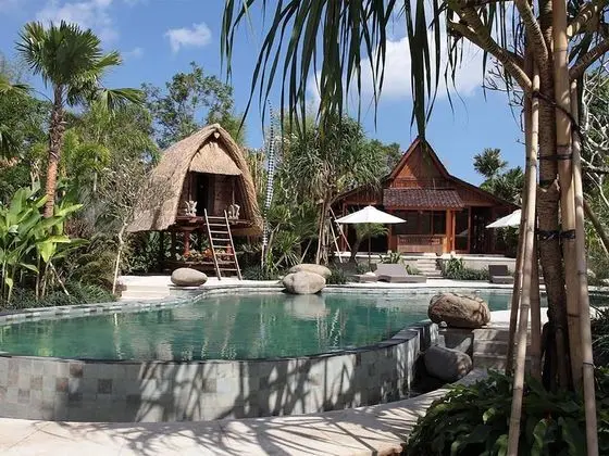 Villa Sati