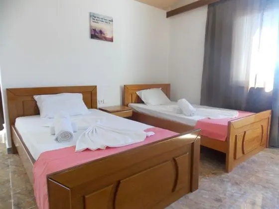 Dört Kişilik Oda, Deniz Manzaralı