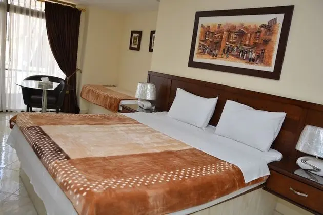 Deluxe Üç Kişilik Oda