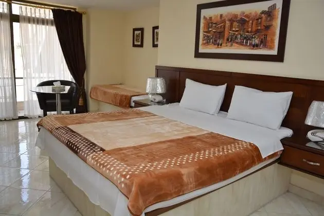 Deluxe Üç Kişilik Oda