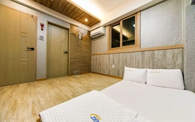 Oda (Ondol (Netflix viewing available))