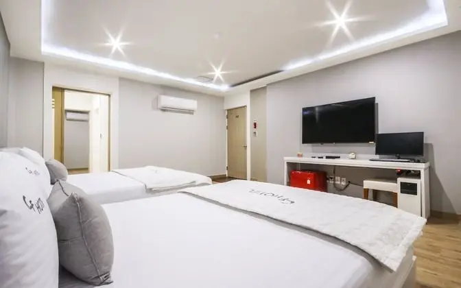 Oda (VIP (Netflix Available 2 Rooms 3 Doub)