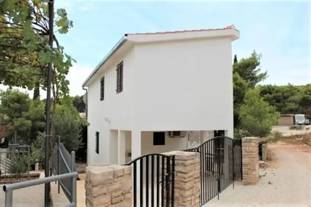 Ev (Villa Dean - 80m from the beach - H(4)