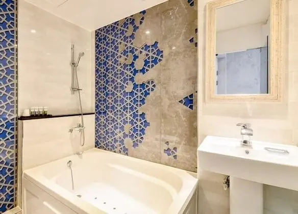 Deluxe Tek Büyük Yataklı Oda, Göl Manzaralı