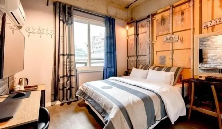 Premium Tek Büyük Yataklı Oda