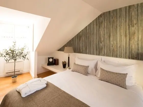 Tek Büyük veya İki Ayrı Yataklı Oda