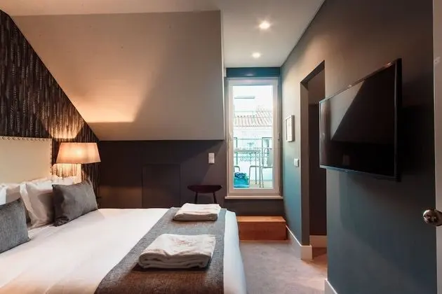 Tek Büyük veya İki Ayrı Yataklı Oda (Mansard)