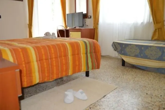 Tek Büyük veya İki Ayrı Yataklı Oda