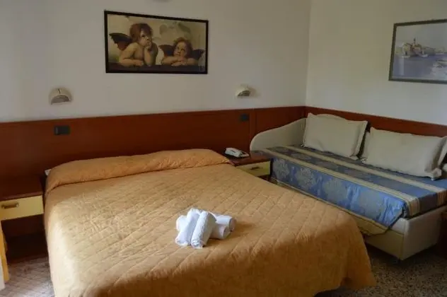 Tek Büyük veya İki Ayrı Yataklı Oda