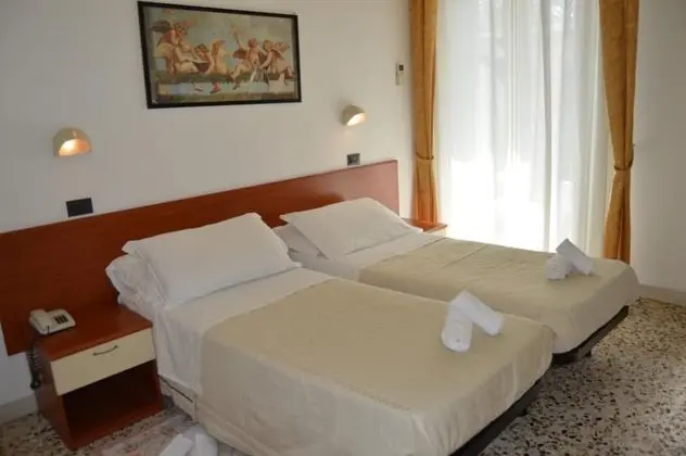 Tek Büyük veya İki Ayrı Yataklı Oda