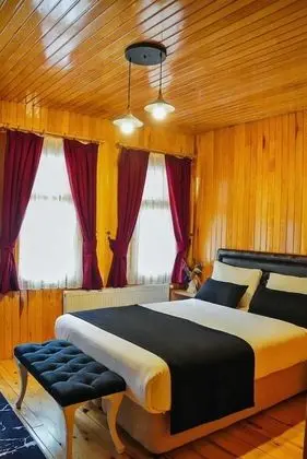 City Tek Büyük Yataklı Oda