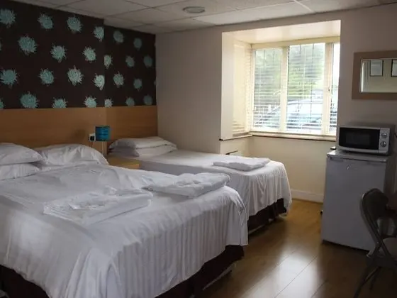 Süit, Banyolu/Duşlu (- Double & 2 Single beds)