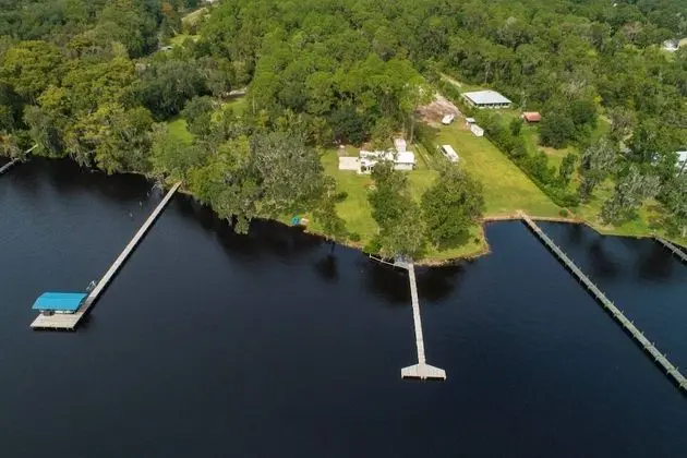 Ev (Debra Jean's River Retreat)