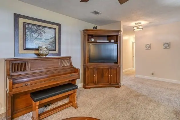 Ev (Debra Jean's River Retreat)