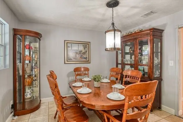 Ev (Debra Jean's River Retreat)