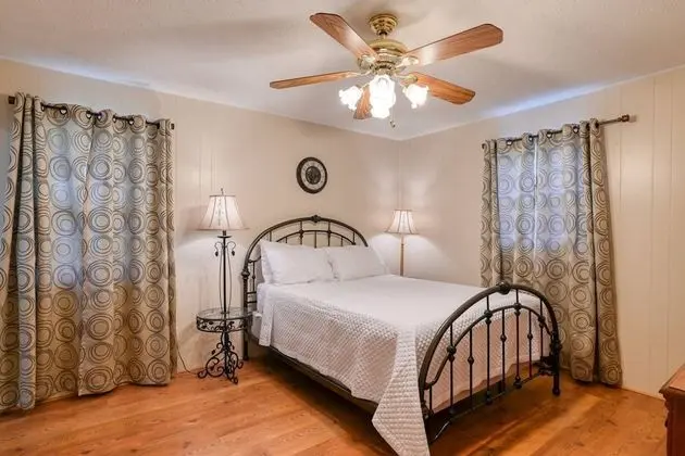 Ev (Debra Jean's River Retreat)