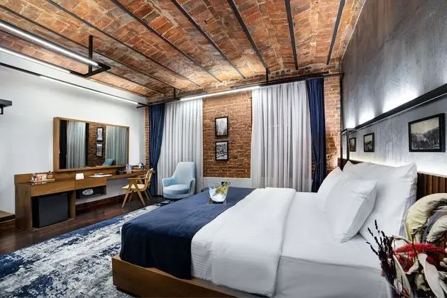 House Building Deluxe King Room, 1 King Bed, Non Smoking