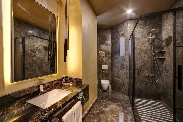House Building Deluxe King Room, 1 King Bed, Non Smoking