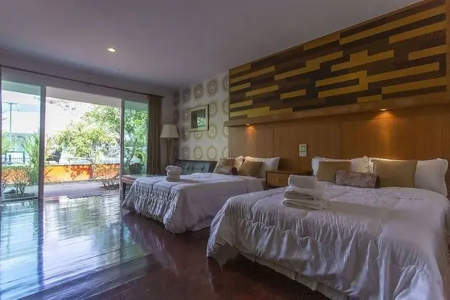 Family Villa (Steam room)
