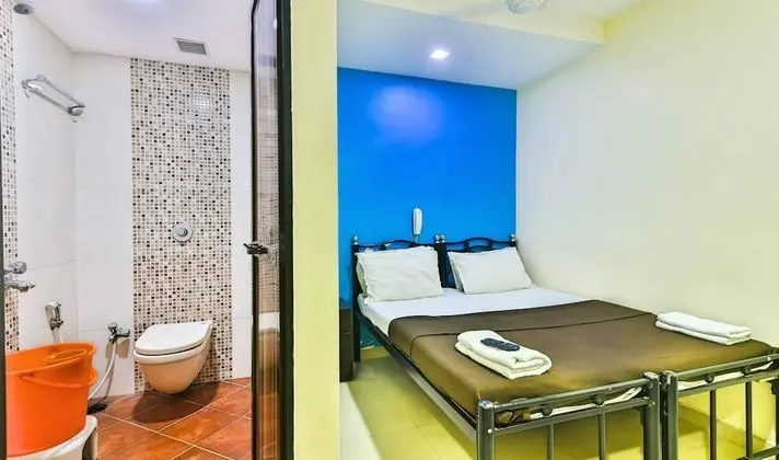 Deluxe Tek Büyük Yataklı Oda, 1 Yatak Odası, Engellilere Uygun, Sigara İçilebilir