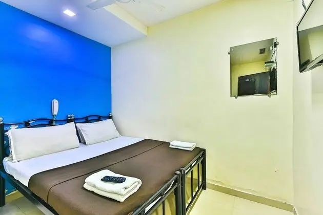 Deluxe Tek Büyük Yataklı Oda, 1 Yatak Odası, Engellilere Uygun, Sigara İçilebilir